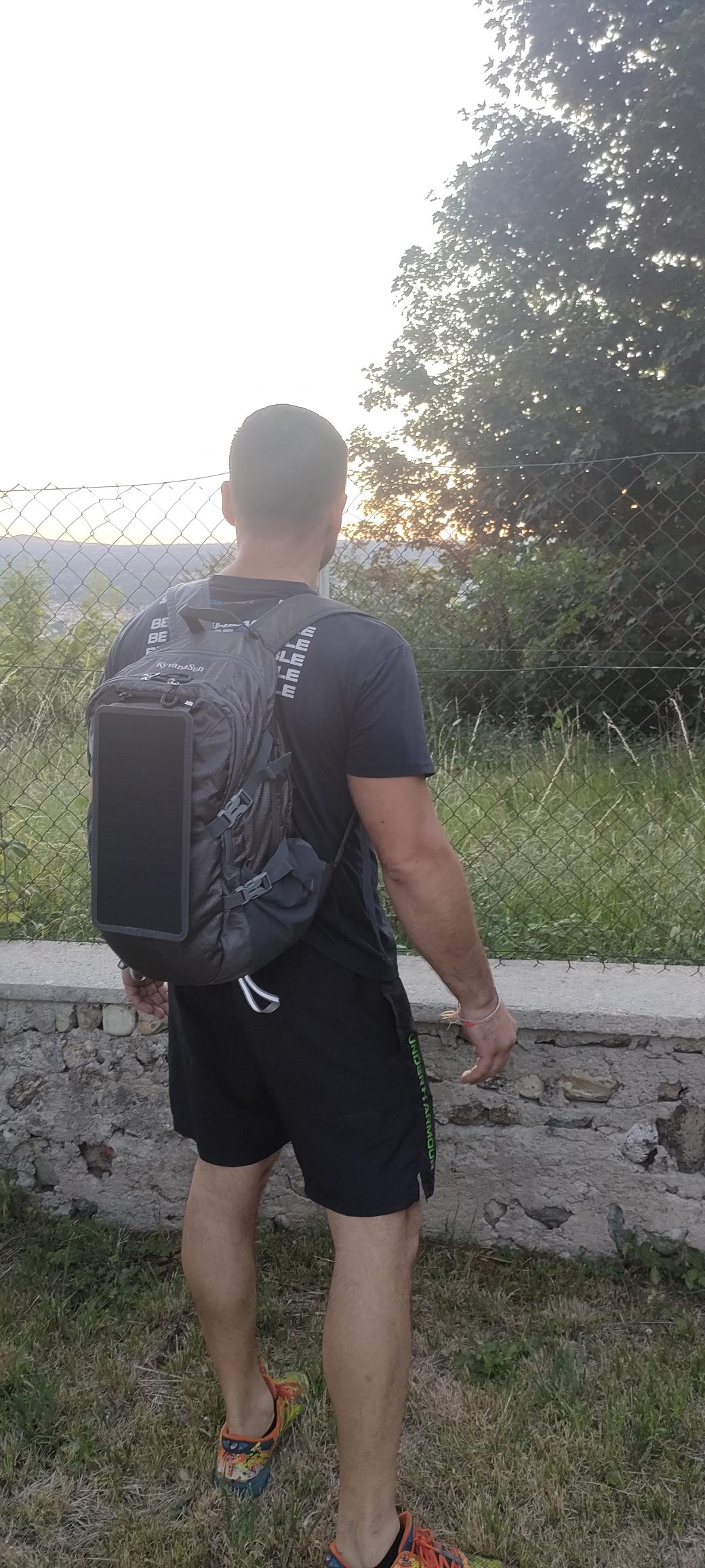 Sac à dos solaire pliable 35L – Recharge USB, compact et imperméable – Idéal rando & voyage